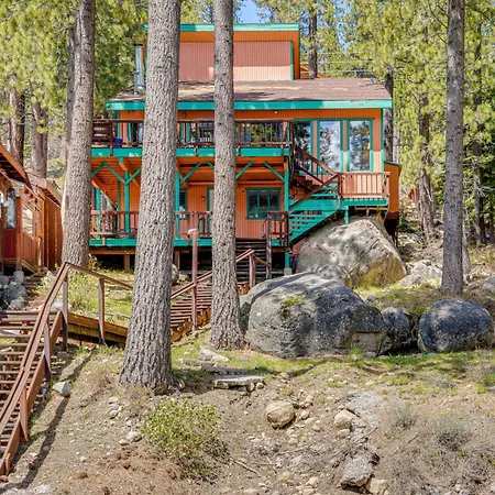 Waterfront Truckee Cabin On Donner Lake!